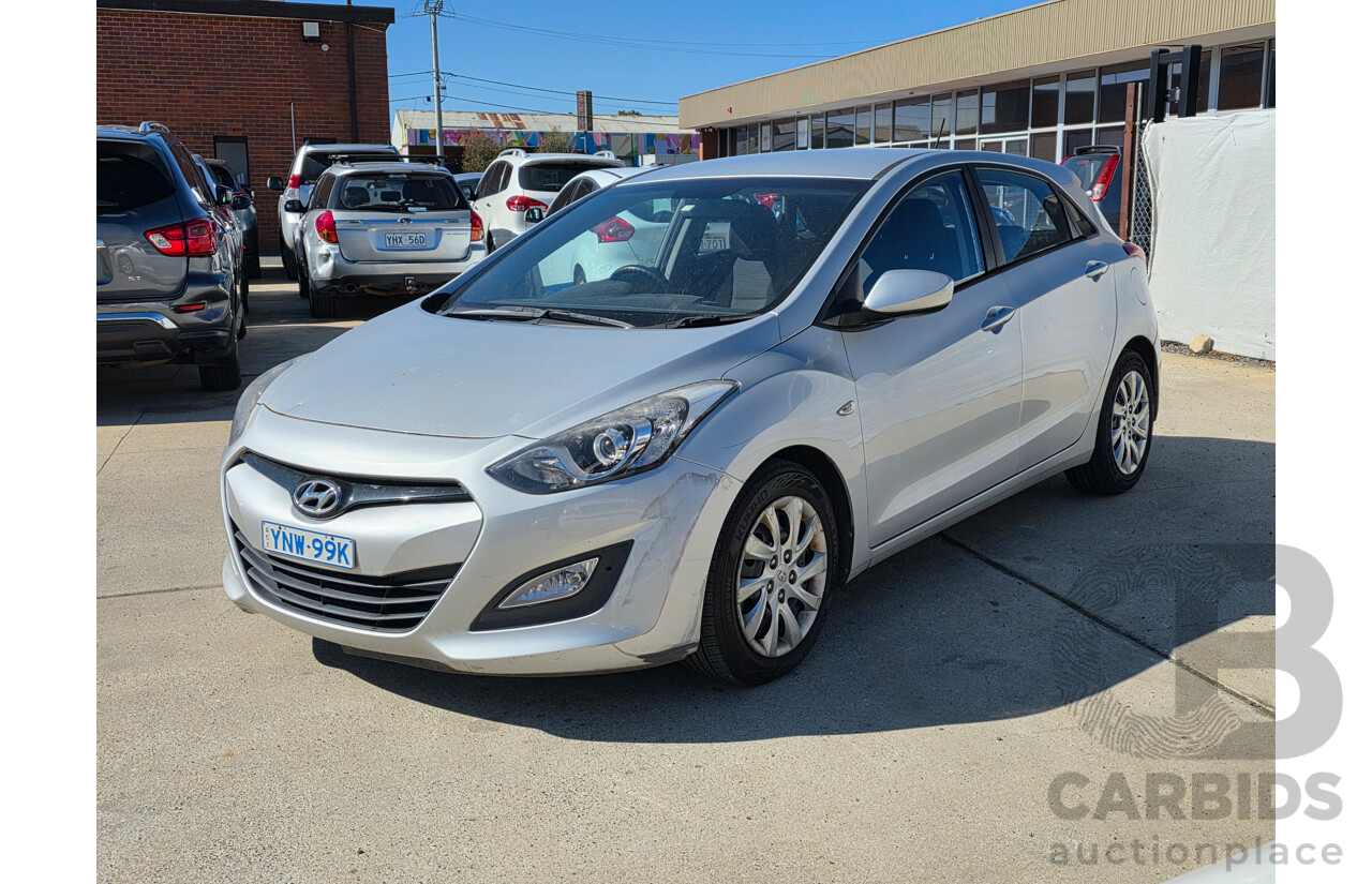 10/2012 Hyundai i30 Active 1.6 CRDi GD 5d Hatchback Sleek Silver Metallic Turbo Diesel 1.6L