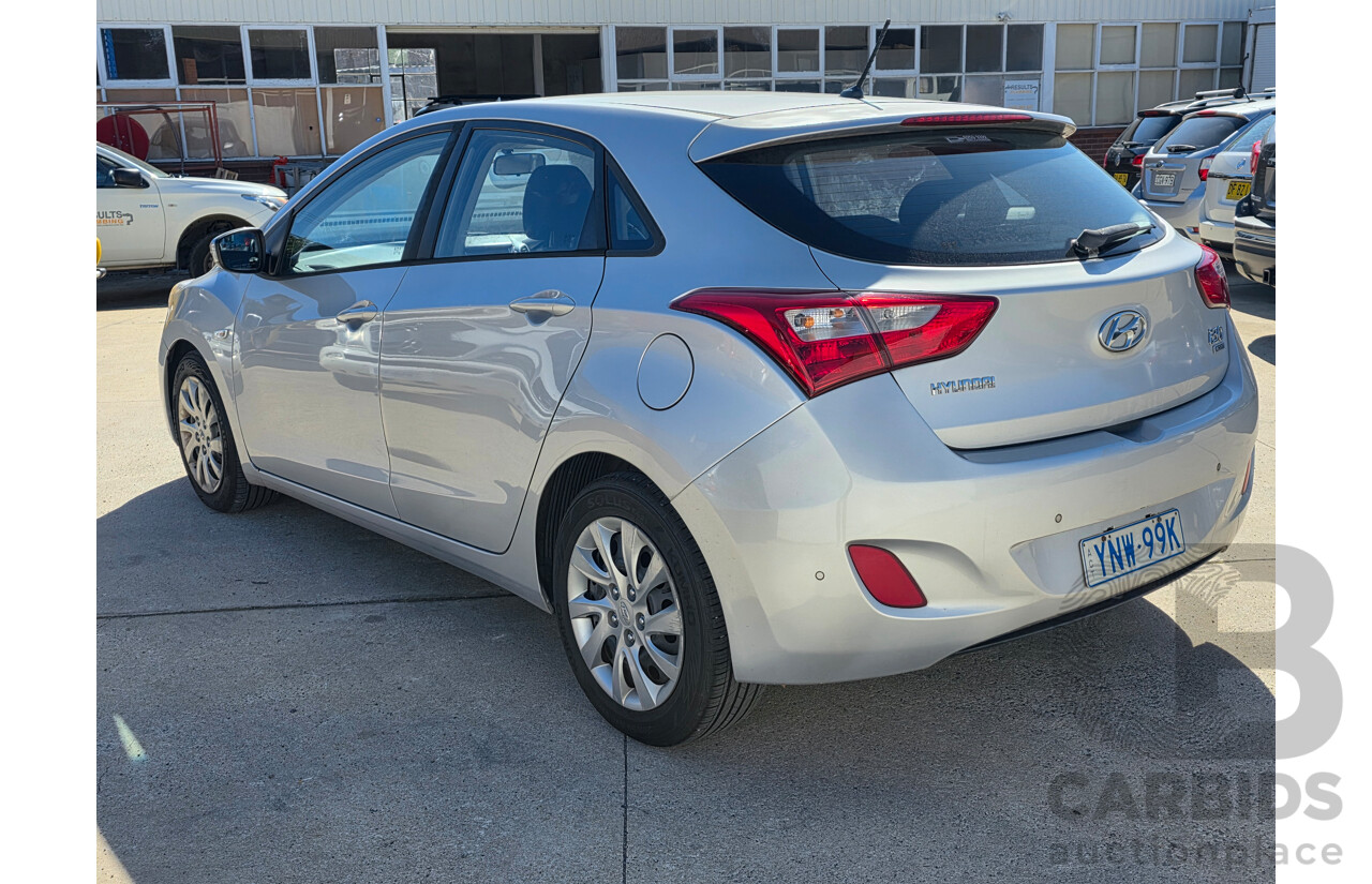 10/2012 Hyundai i30 Active 1.6 CRDi GD 5d Hatchback Sleek Silver Metallic Turbo Diesel 1.6L
