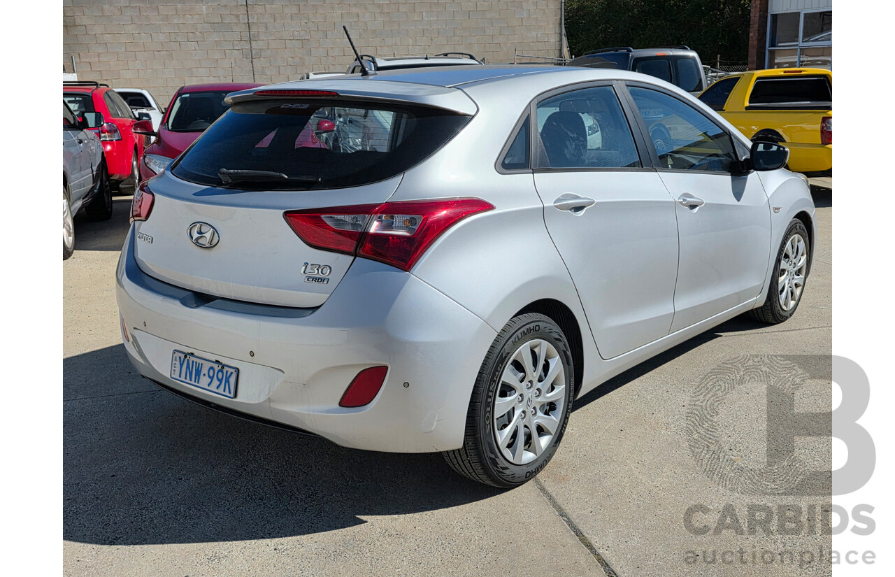 10/2012 Hyundai i30 Active 1.6 CRDi GD 5d Hatchback Sleek Silver Metallic Turbo Diesel 1.6L