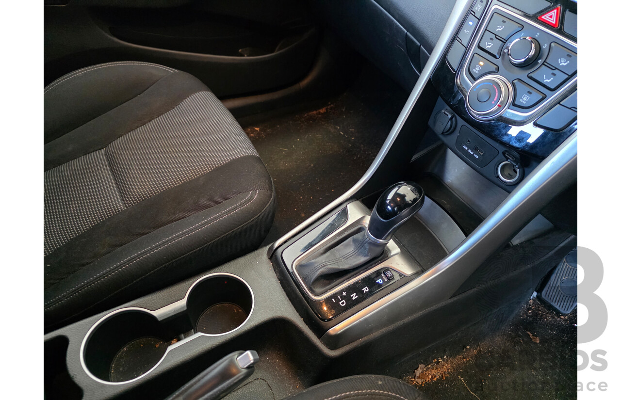 10/2012 Hyundai i30 Active 1.6 CRDi GD 5d Hatchback Sleek Silver Metallic Turbo Diesel 1.6L