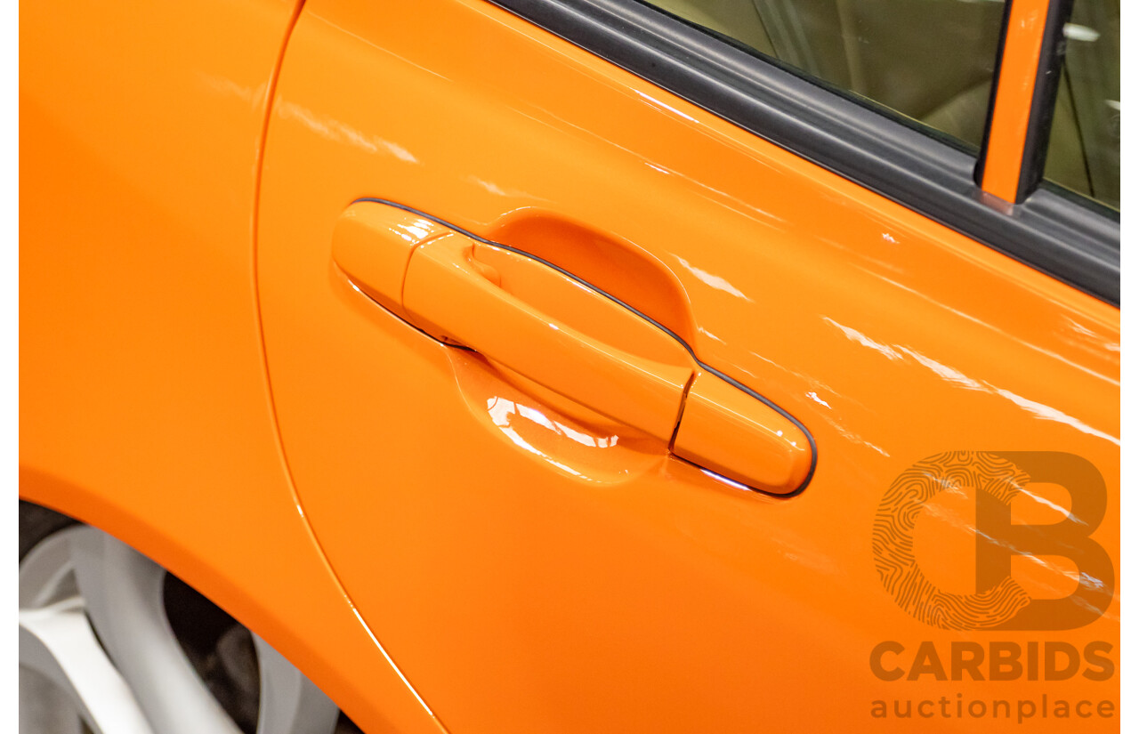 9/2001 Lexus IS200 GXE10R 4d Sedan Sunburst Orange 2.0L