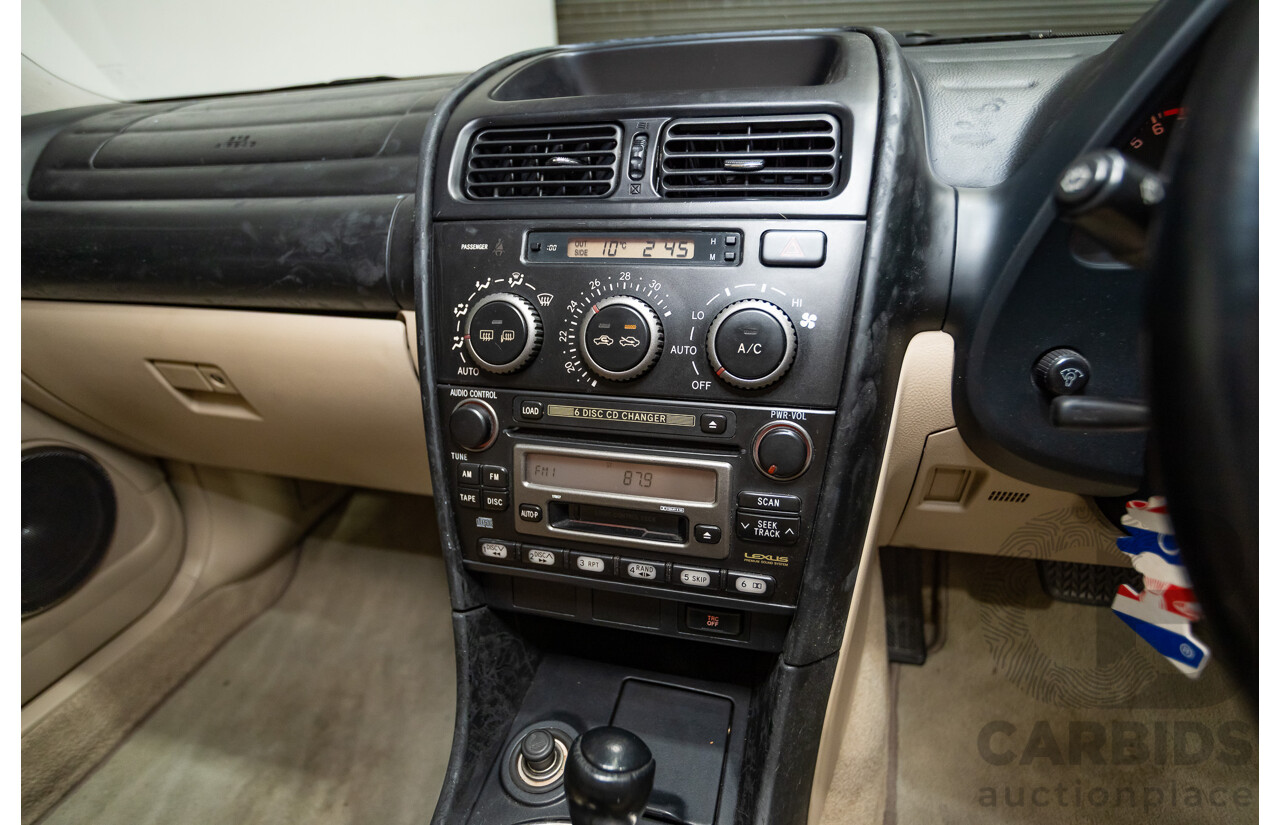 9/2001 Lexus IS200 GXE10R 4d Sedan Sunburst Orange 2.0L