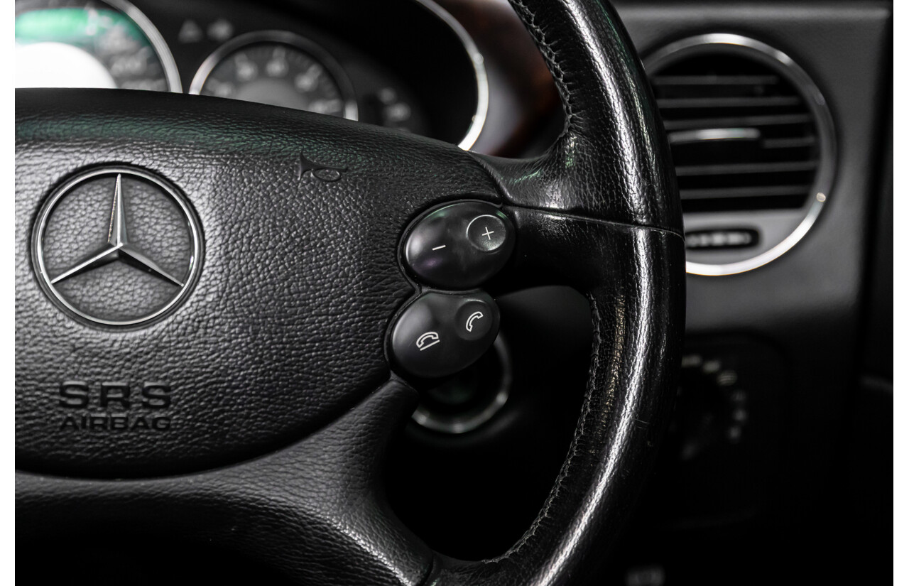 8/2005 Mercedes-Benz CLS 350 219 4d Coupe Cubanite Silver Metallic V6 3.5L