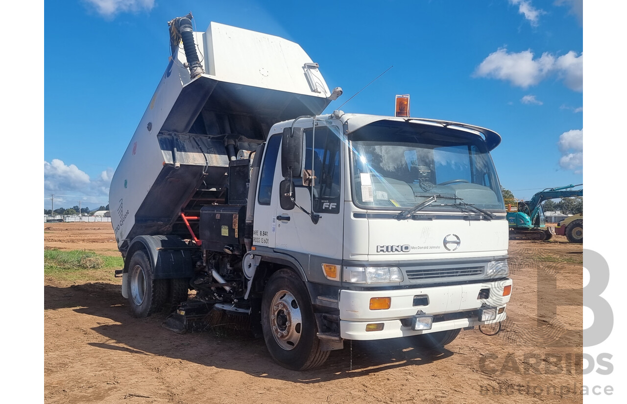12/2002, Hino FF1J - 6 Cylinder Diesel, Dual Control 770 Cyclone Street Sweeper