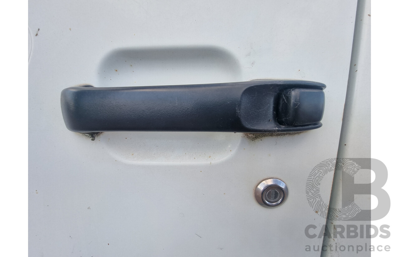 12/2002, Hino FF1J - 6 Cylinder Diesel, Dual Control 770 Cyclone Street Sweeper