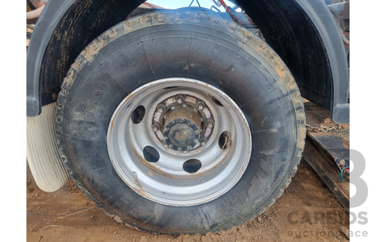 12/2002, Hino FF1J - 6 Cylinder Diesel, Dual Control 770 Cyclone Street Sweeper