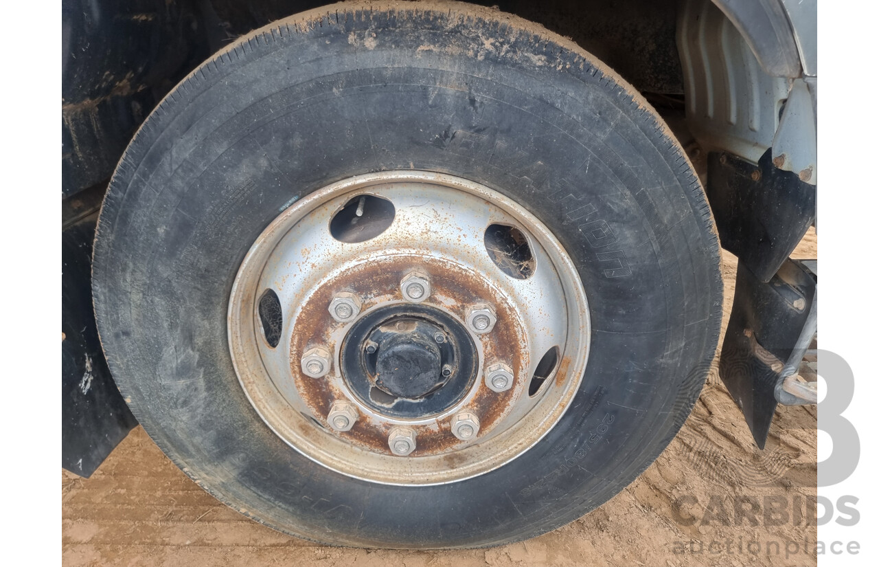 12/2002, Hino FF1J - 6 Cylinder Diesel, Dual Control 770 Cyclone Street Sweeper