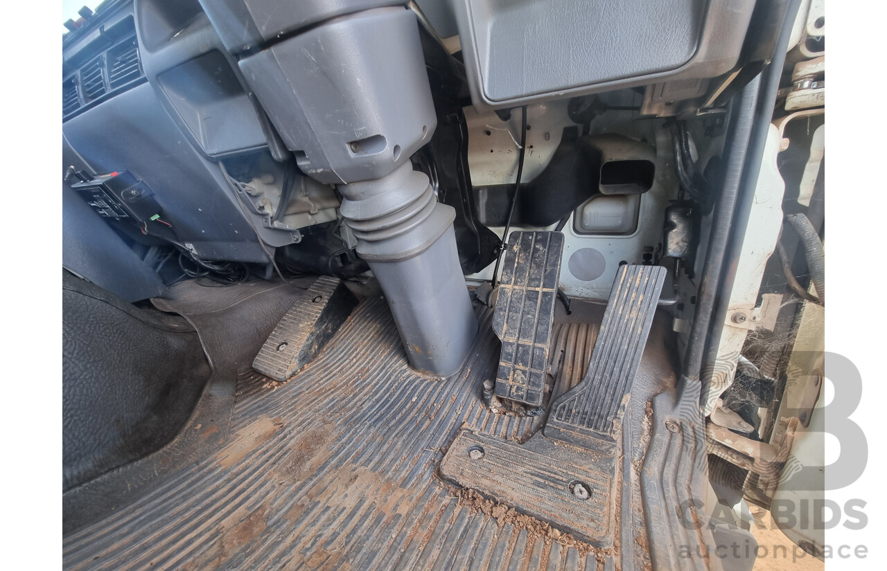 12/2002, Hino FF1J - 6 Cylinder Diesel, Dual Control 770 Cyclone Street Sweeper