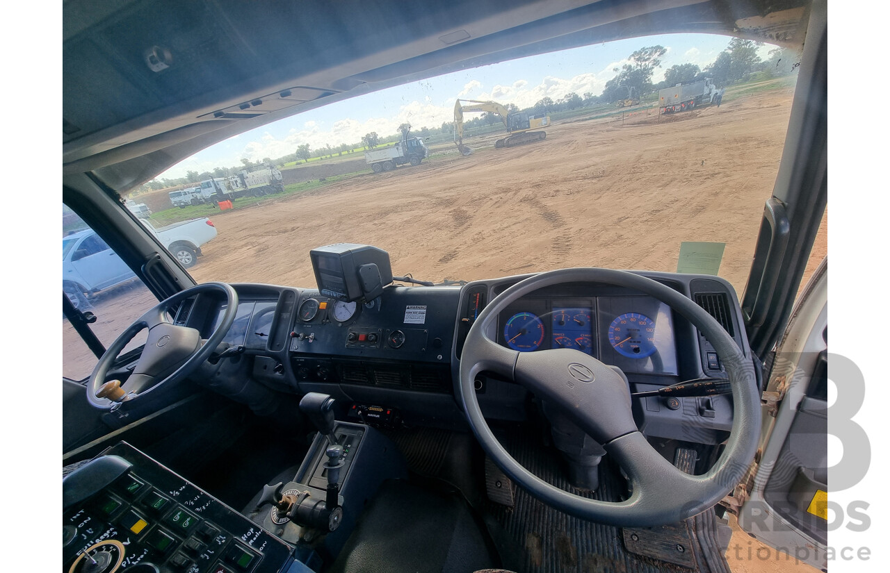 12/2002, Hino FF1J - 6 Cylinder Diesel, Dual Control 770 Cyclone Street Sweeper