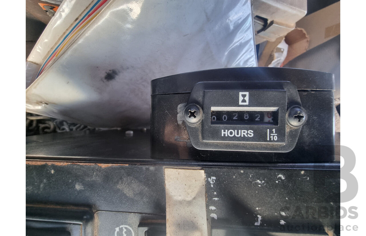 12/2002, Hino FF1J - 6 Cylinder Diesel, Dual Control 770 Cyclone Street Sweeper