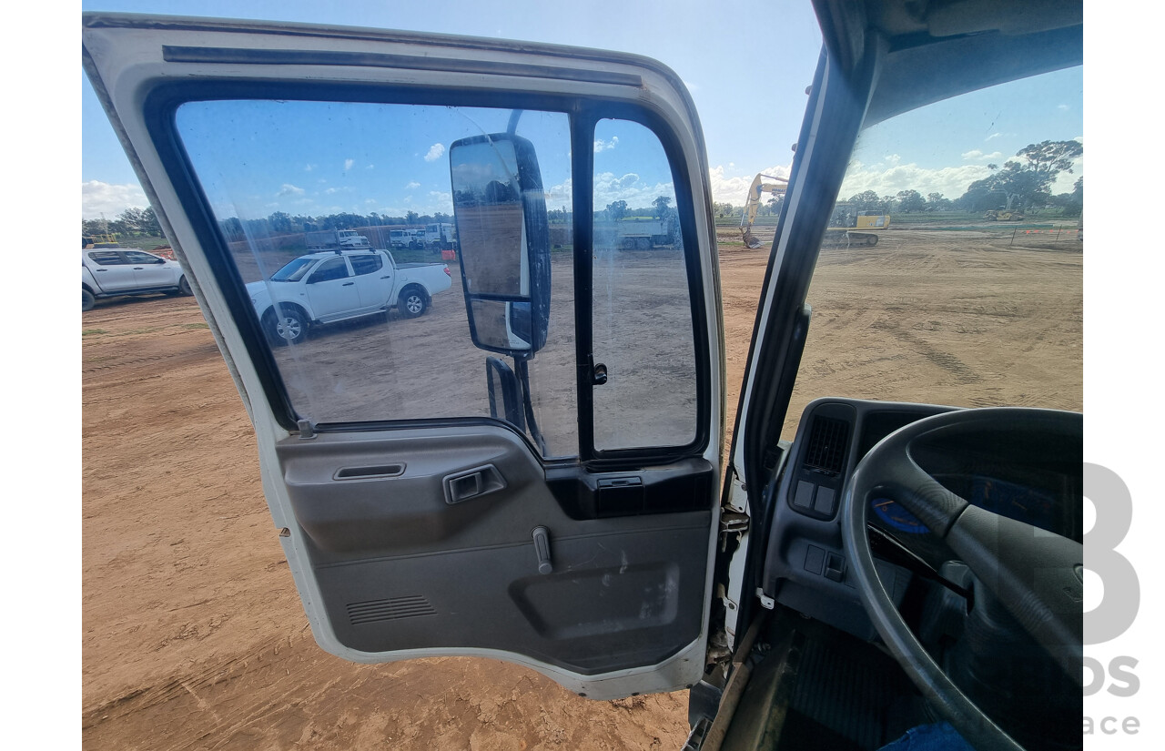 12/2002, Hino FF1J - 6 Cylinder Diesel, Dual Control 770 Cyclone Street Sweeper