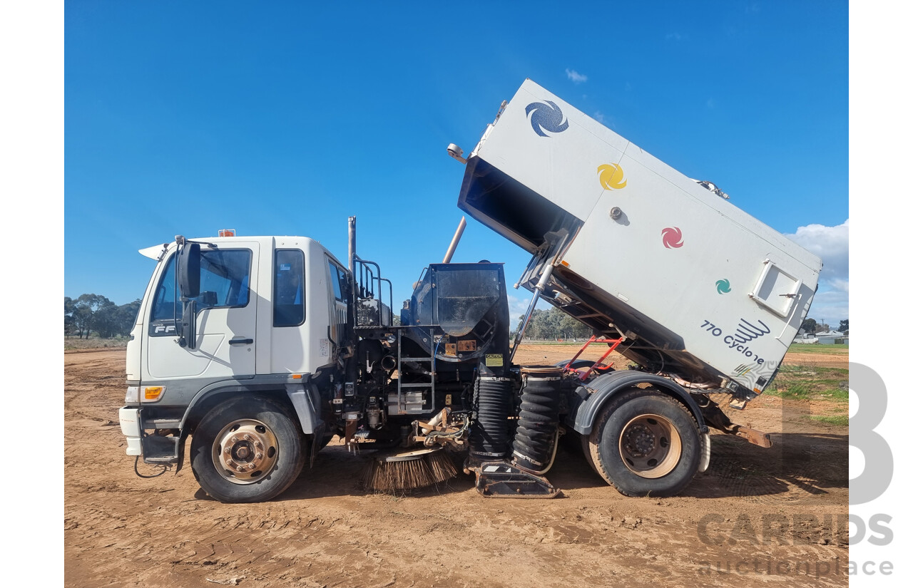 12/2002, Hino FF1J - 6 Cylinder Diesel, Dual Control 770 Cyclone Street Sweeper