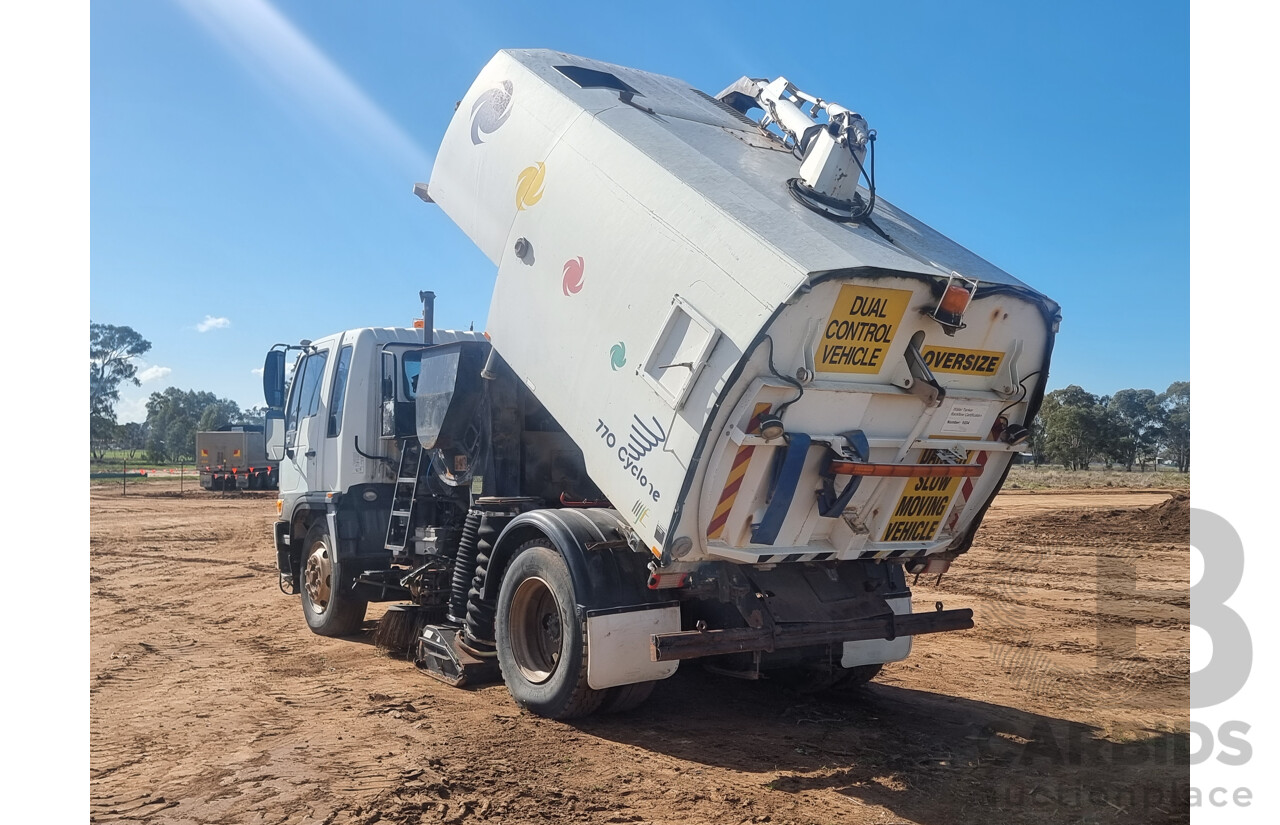 12/2002, Hino FF1J - 6 Cylinder Diesel, Dual Control 770 Cyclone Street Sweeper