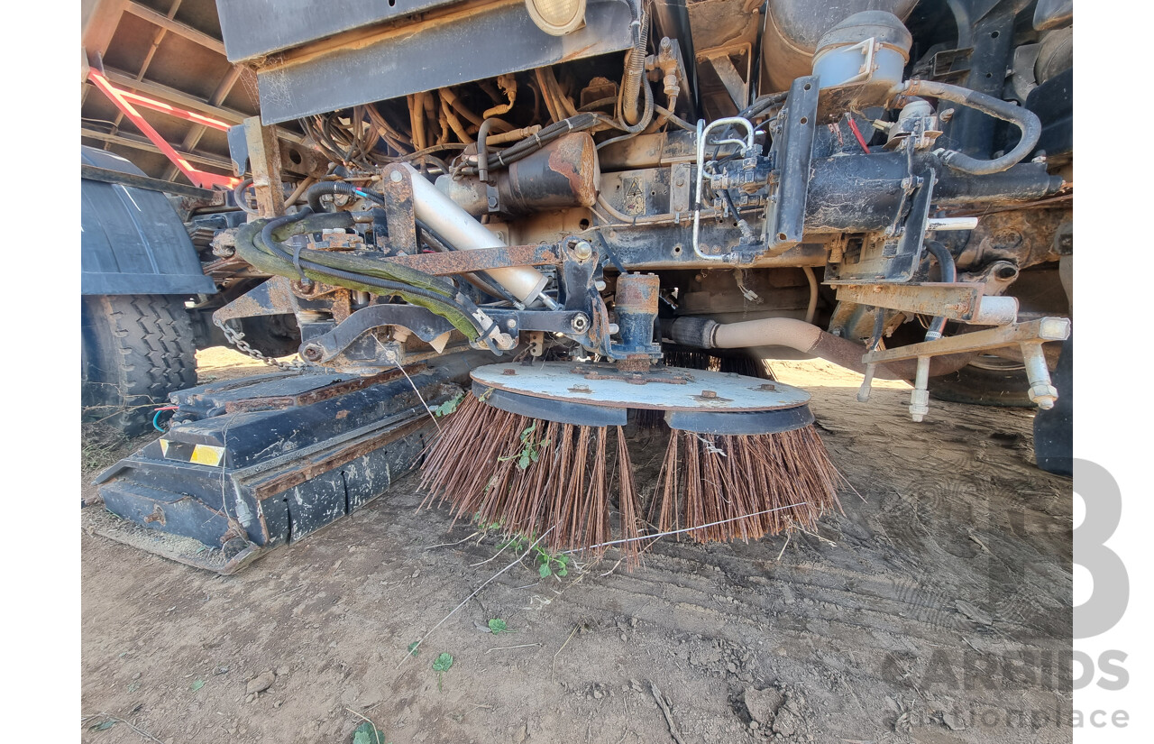 12/2002, Hino FF1J - 6 Cylinder Diesel, Dual Control 770 Cyclone Street Sweeper