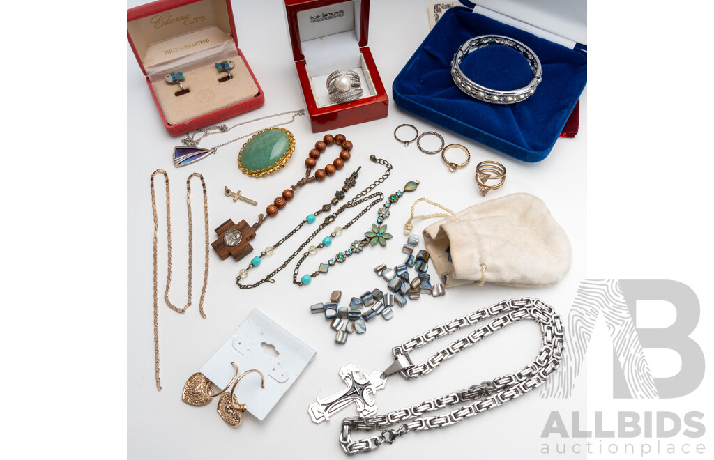 Camrose & Kross Reproduction Jacqueline Kennedy Bangle Boxed & Collection of Other Vintage Jewellery Items