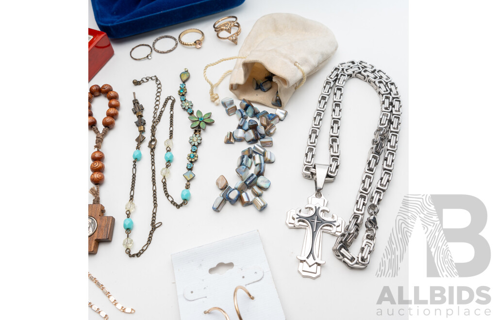 Camrose & Kross Reproduction Jacqueline Kennedy Bangle Boxed & Collection of Other Vintage Jewellery Items