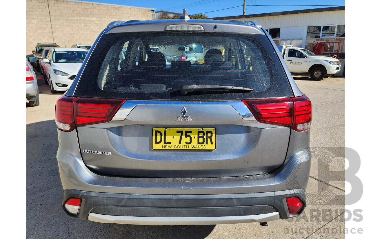 10/2017 Mitsubishi Outlander ES 7-seater (4x2) ZL MY18 4d Wagon Grey 2.4L