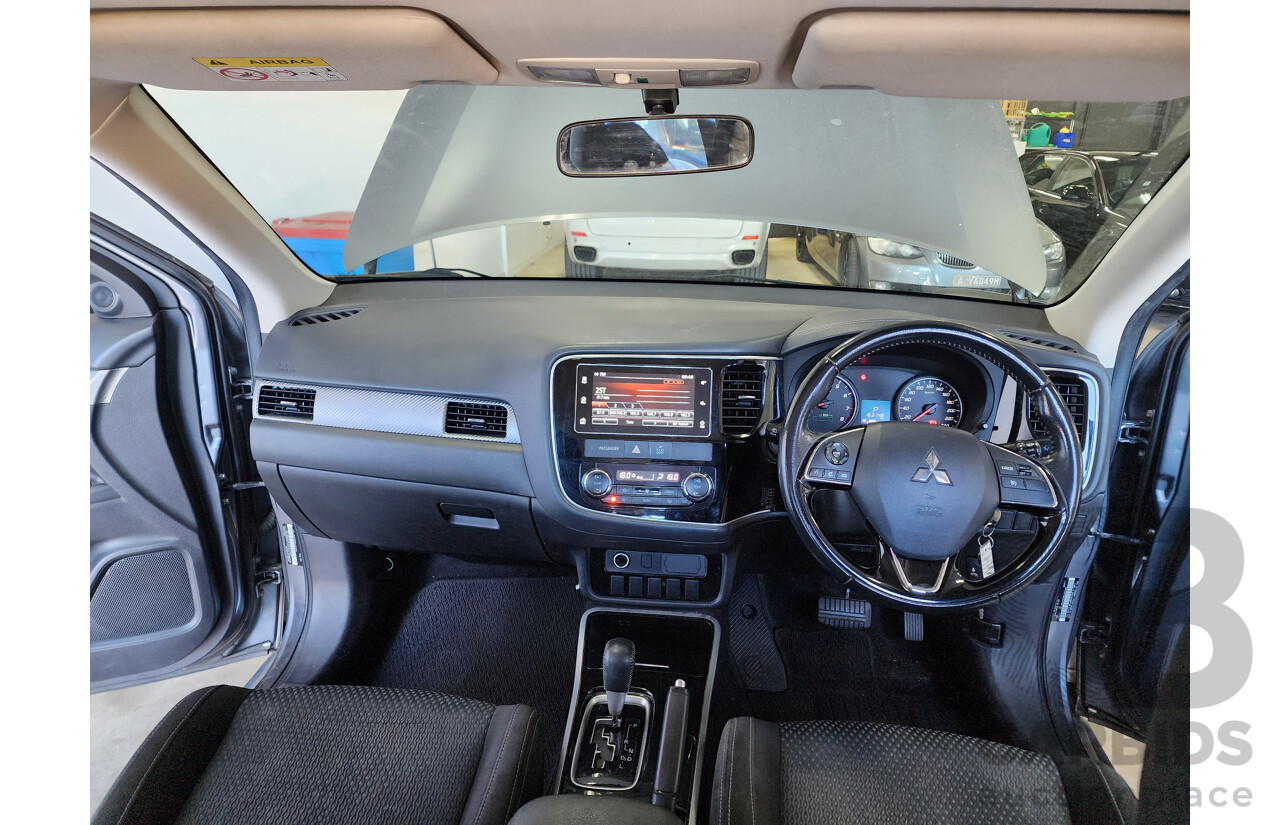 10/2017 Mitsubishi Outlander ES 7-seater (4x2) ZL MY18 4d Wagon Grey 2.4L