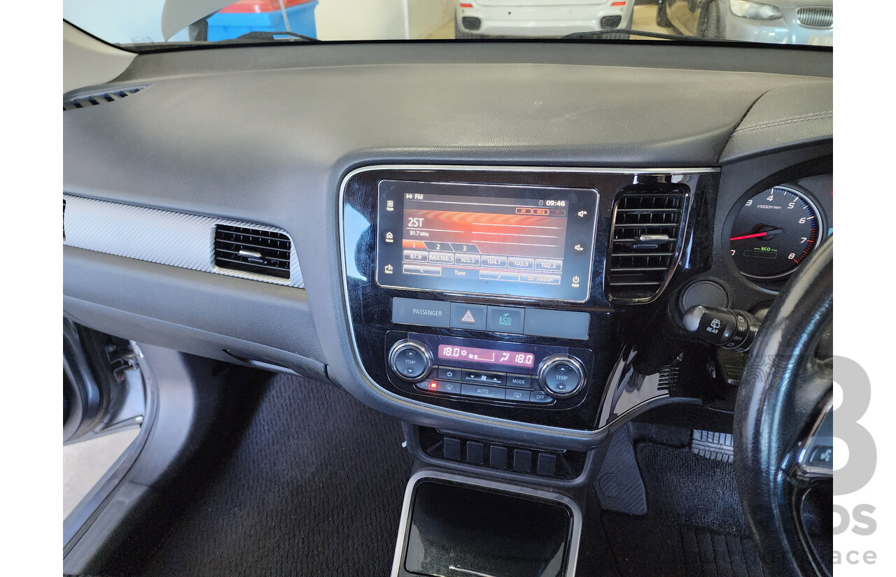 10/2017 Mitsubishi Outlander ES 7-seater (4x2) ZL MY18 4d Wagon Grey 2.4L