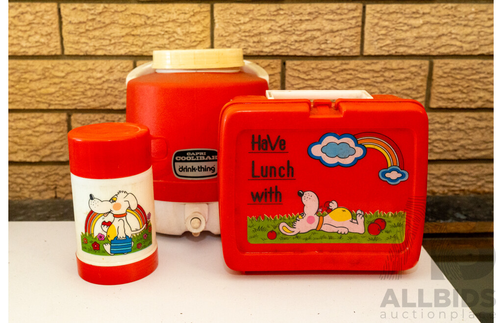 Assorted Job Lot - Retro Lunch Plasticware ETC