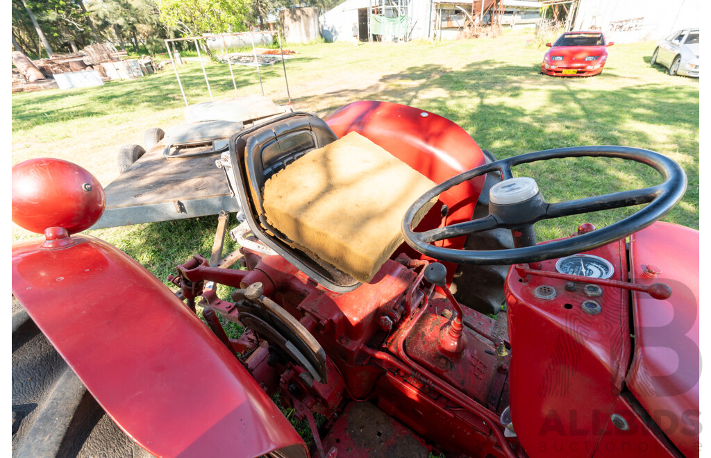 1971Circa, Red International Harvester 434 2.5L 4-cyl Diesel Tractor