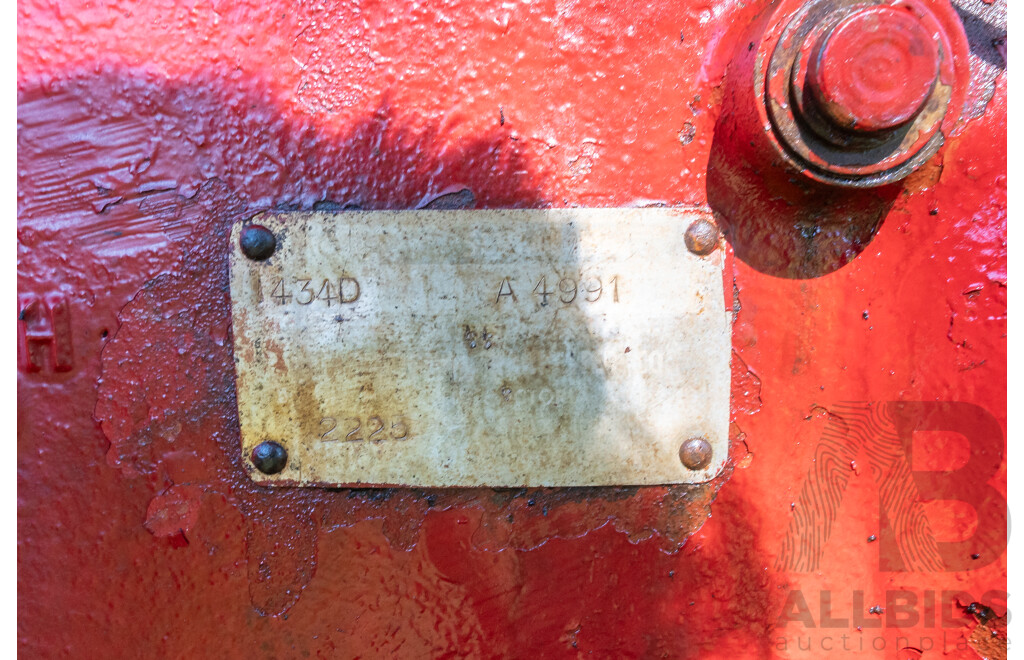 1971Circa, Red International Harvester 434 2.5L 4-cyl Diesel Tractor