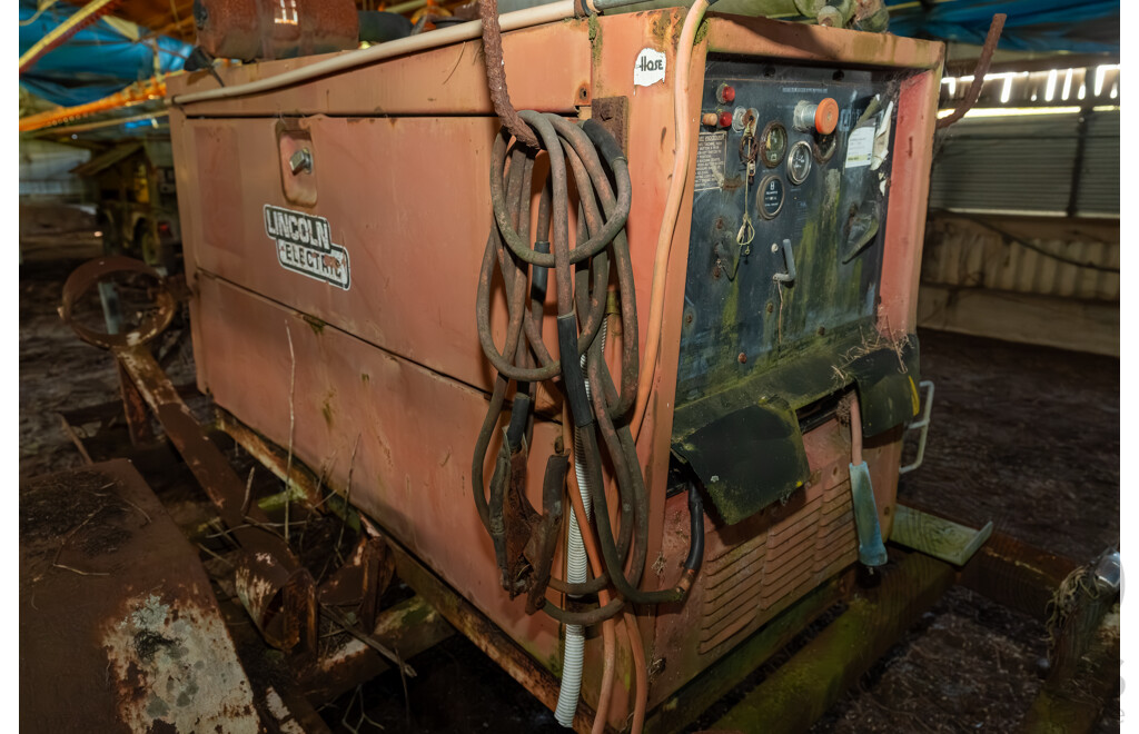 Lincoln Industrial Electric Welder on Trailer
