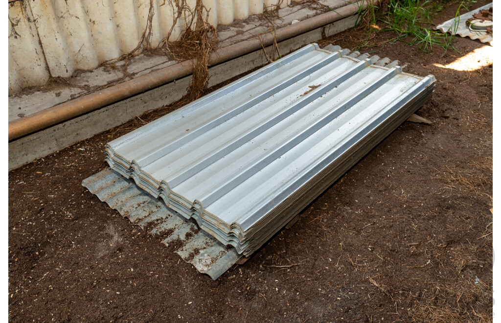 Assorted Job Lot - Colourbond Sheeting