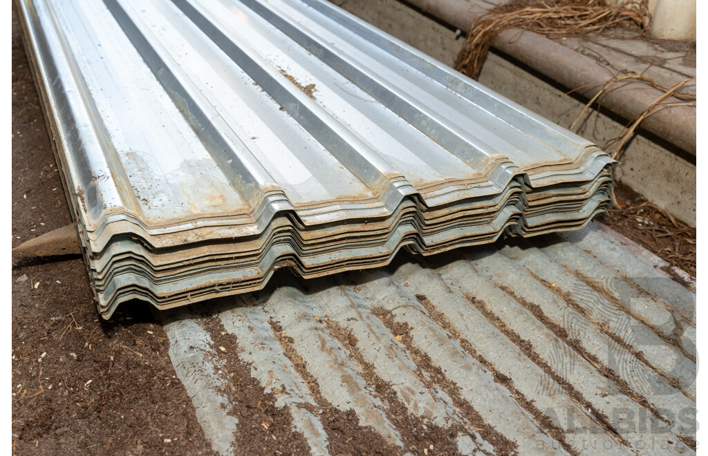 Assorted Job Lot - Colourbond Sheeting