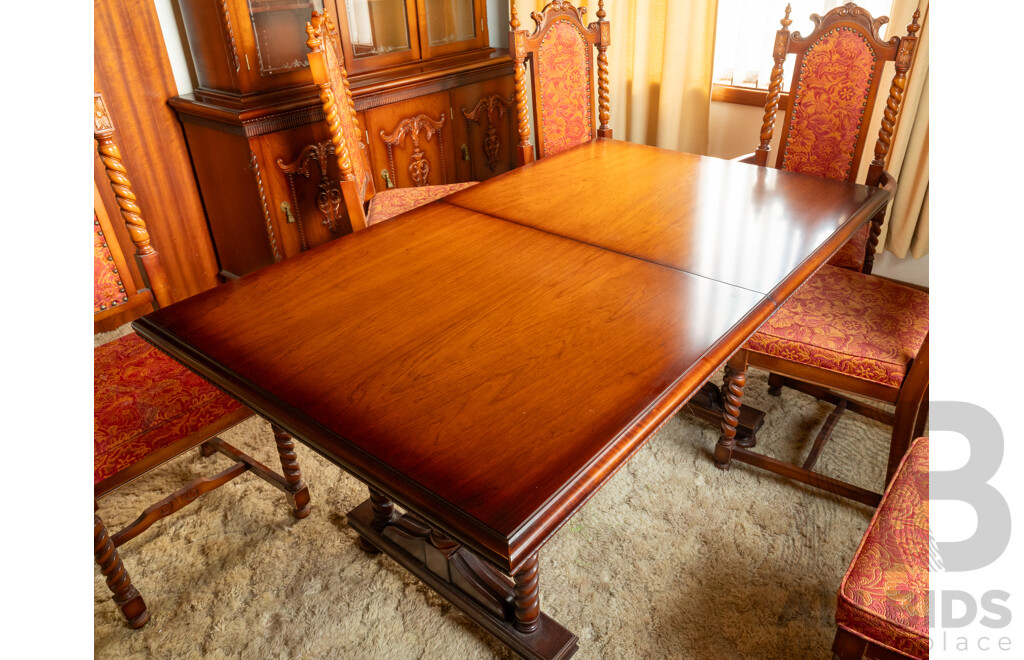 Extendible Dining Table with 8 Fabric Embroidered Chairs