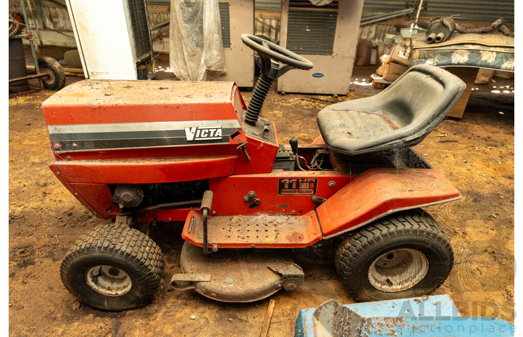 Victa 38 Inch Ride on Lawn Mower