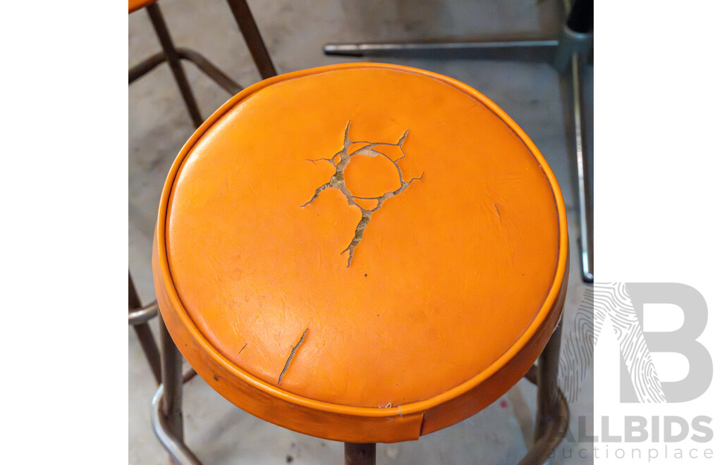 Retro Veneer Round Pedestal Table & Quantity of 3 Mix Matched Stools ETC