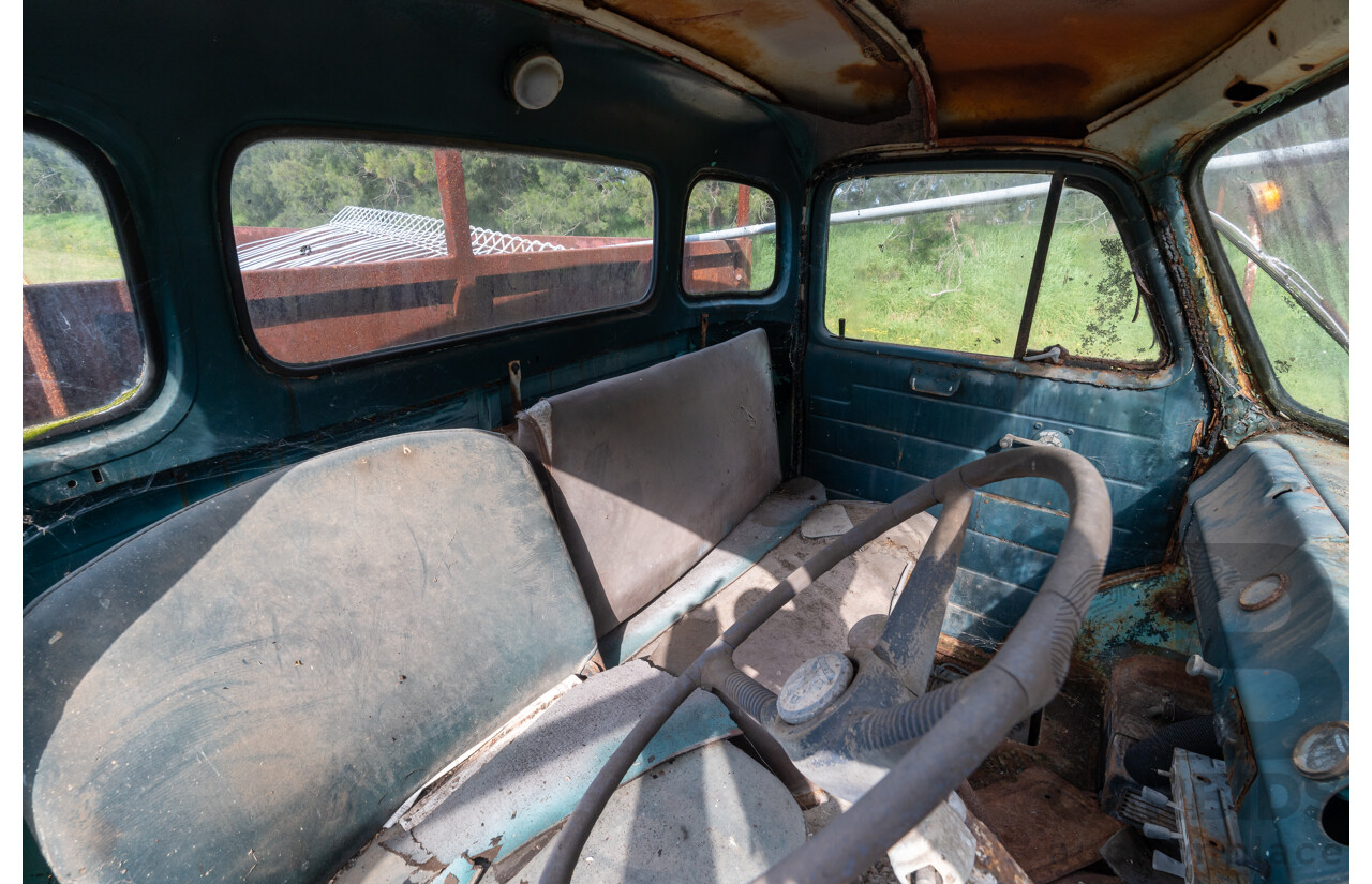 Circa 1970 Bedford TJ J3 Truck 2d Cab Chassis 350ci V8 5.7L