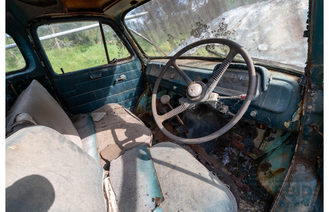 Circa 1970 Bedford TJ J3 Truck 2d Cab Chassis 350ci V8 5.7L