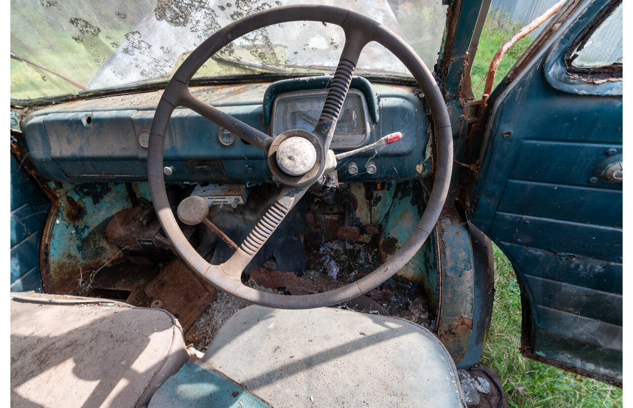 Circa 1970 Bedford TJ J3 Truck 2d Cab Chassis 350ci V8 5.7L