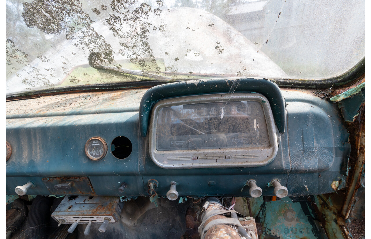 Circa 1970 Bedford TJ J3 Truck 2d Cab Chassis 350ci V8 5.7L