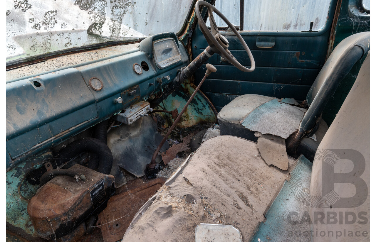 Circa 1970 Bedford TJ J3 Truck 2d Cab Chassis 350ci V8 5.7L