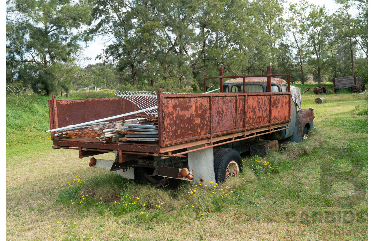Circa 1970 Bedford TJ J3 Truck 2d Cab Chassis 350ci V8 5.7L