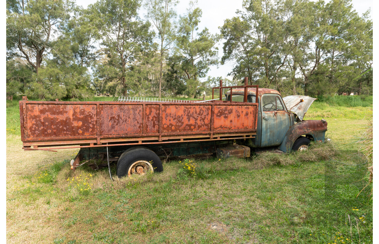 Circa 1970 Bedford TJ J3 Truck 2d Cab Chassis 350ci V8 5.7L