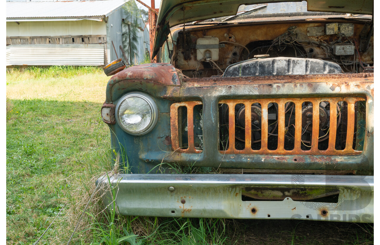 Circa 1970 Bedford TJ J3 Truck 2d Cab Chassis 350ci V8 5.7L