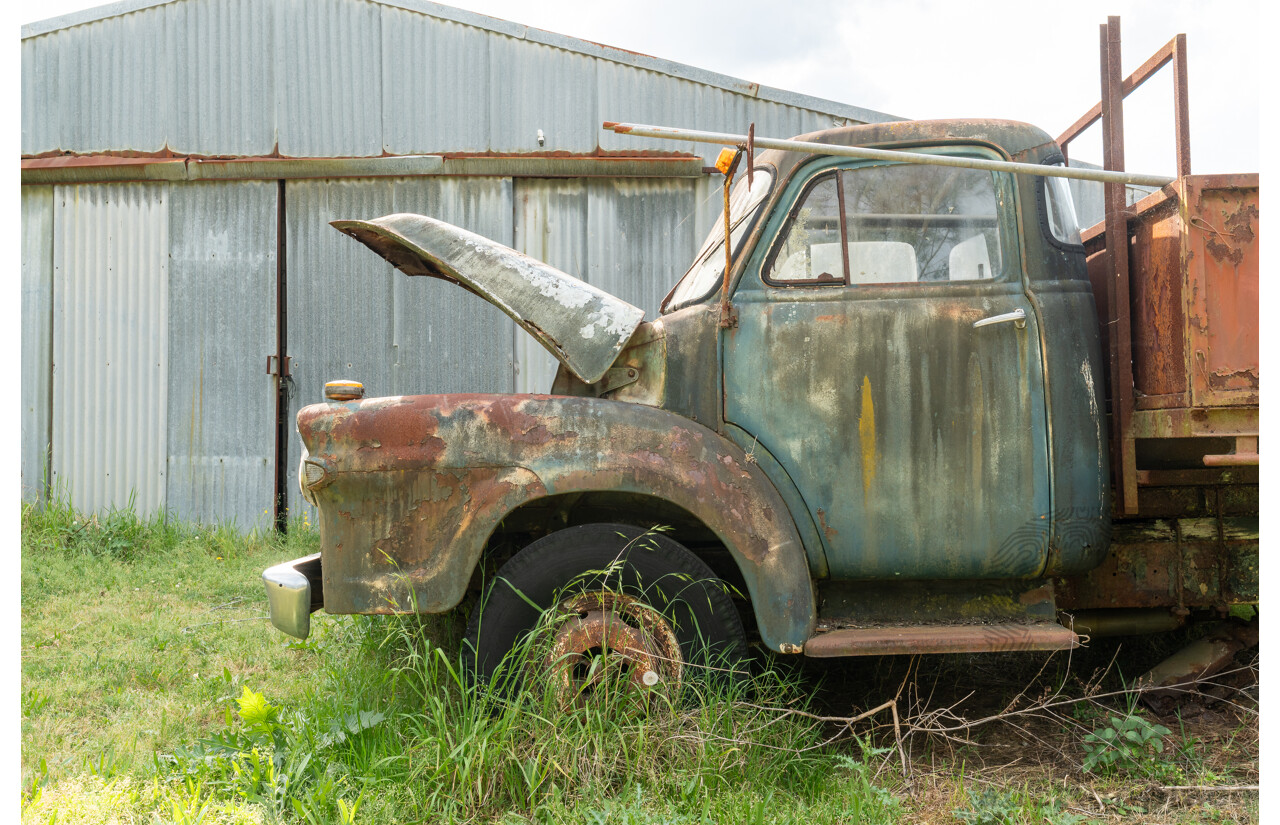 Circa 1970 Bedford TJ J3 Truck 2d Cab Chassis 350ci V8 5.7L