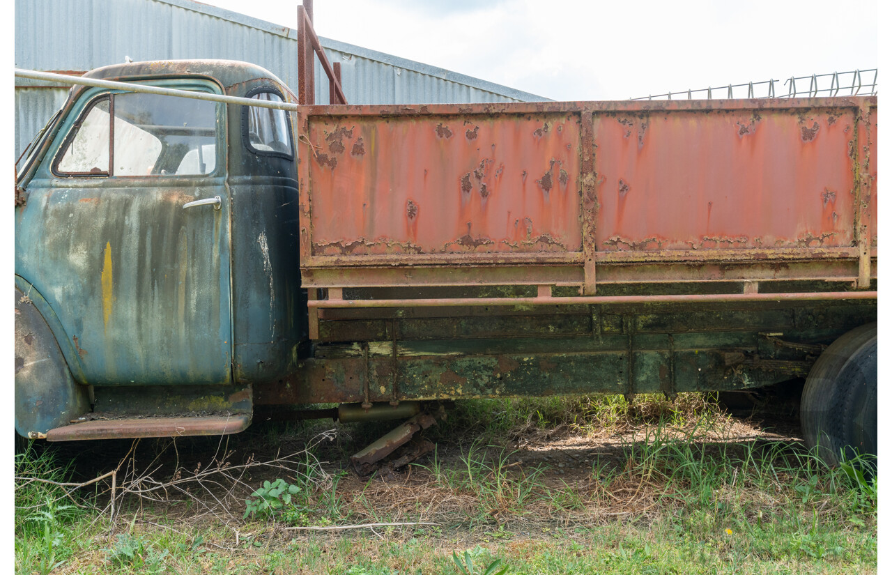 Circa 1970 Bedford TJ J3 Truck 2d Cab Chassis 350ci V8 5.7L