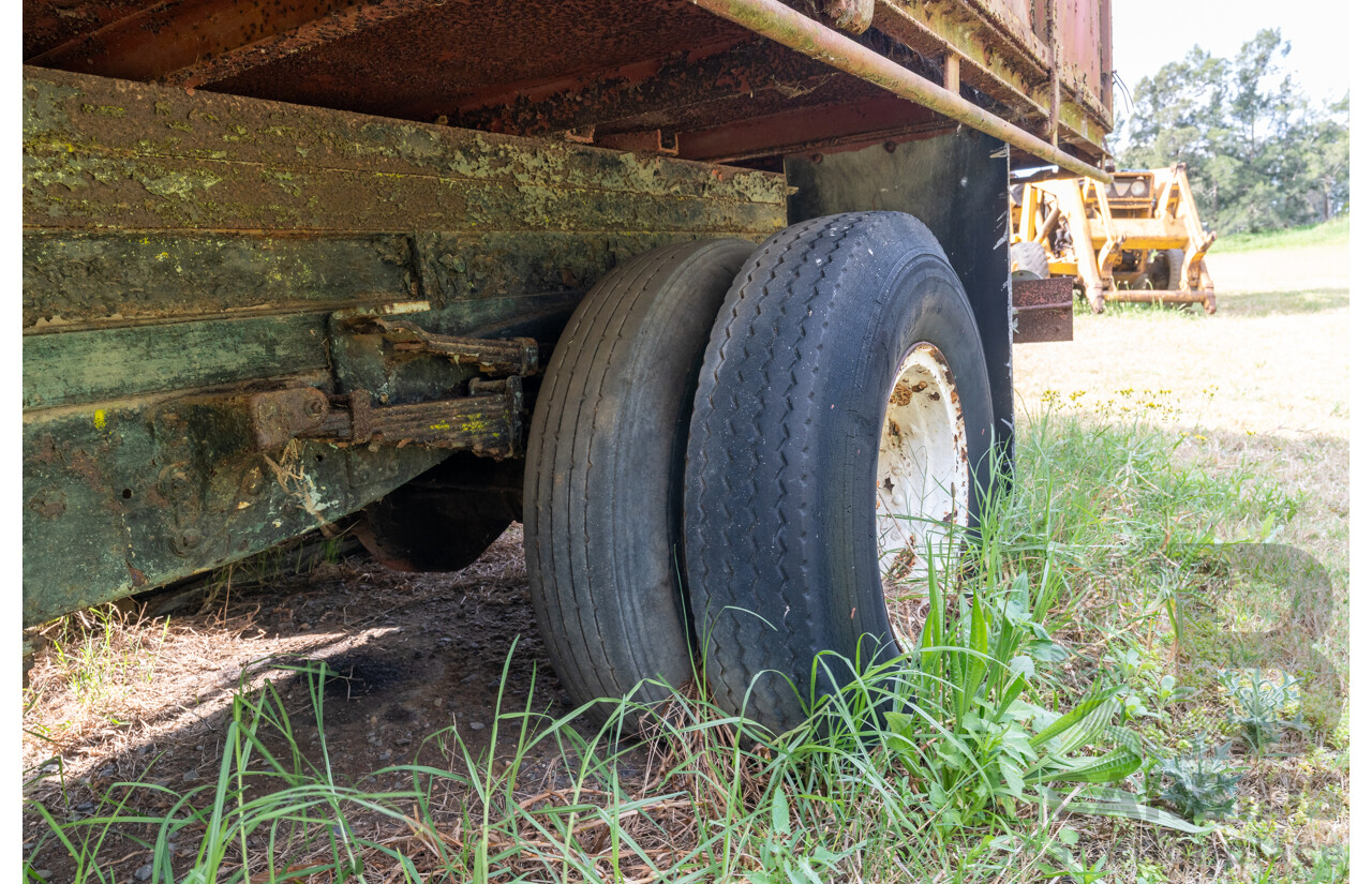 Circa 1970 Bedford TJ J3 Truck 2d Cab Chassis 350ci V8 5.7L