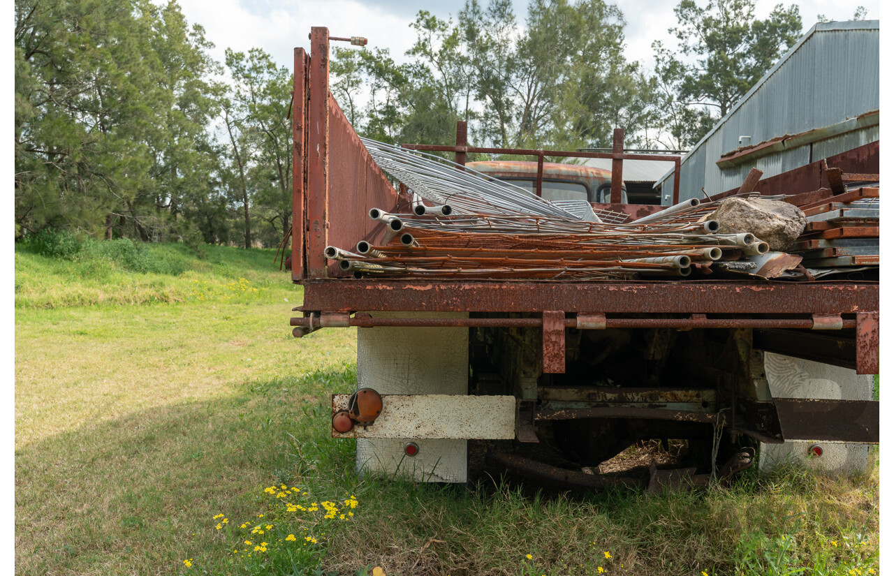 Circa 1970 Bedford TJ J3 Truck 2d Cab Chassis 350ci V8 5.7L