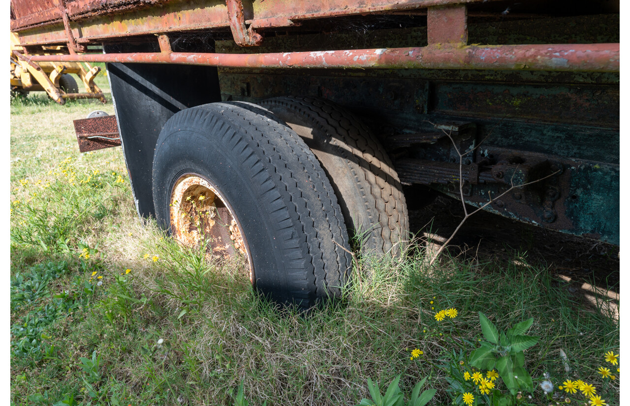 Circa 1970 Bedford TJ J3 Truck 2d Cab Chassis 350ci V8 5.7L