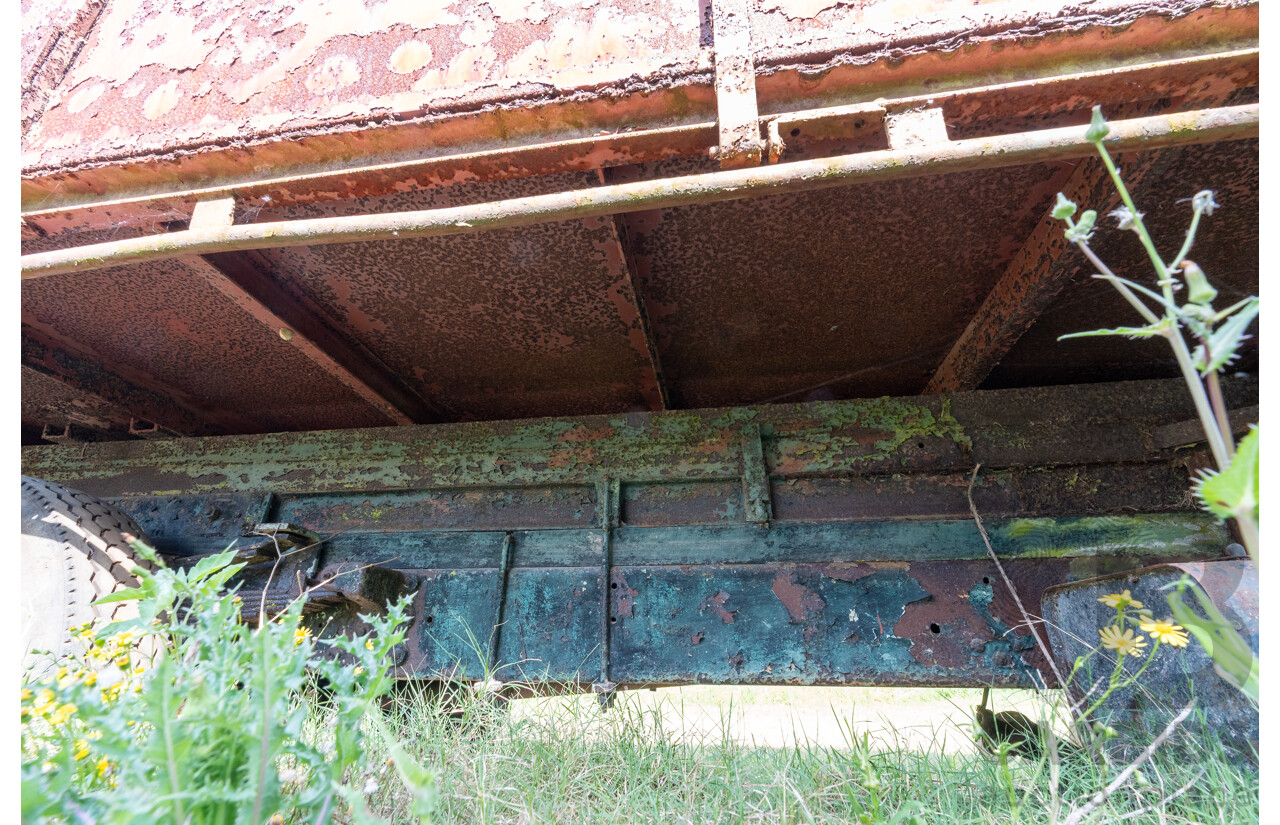 Circa 1970 Bedford TJ J3 Truck 2d Cab Chassis 350ci V8 5.7L