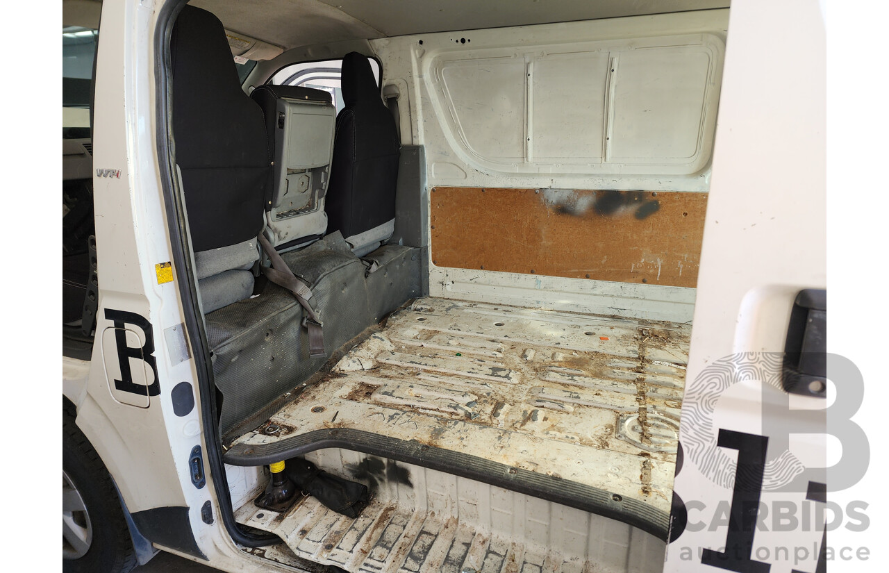 2/2009 Toyota Hiace LWB TRH201R MY07 UPGRADE 4d Van White 2.7L