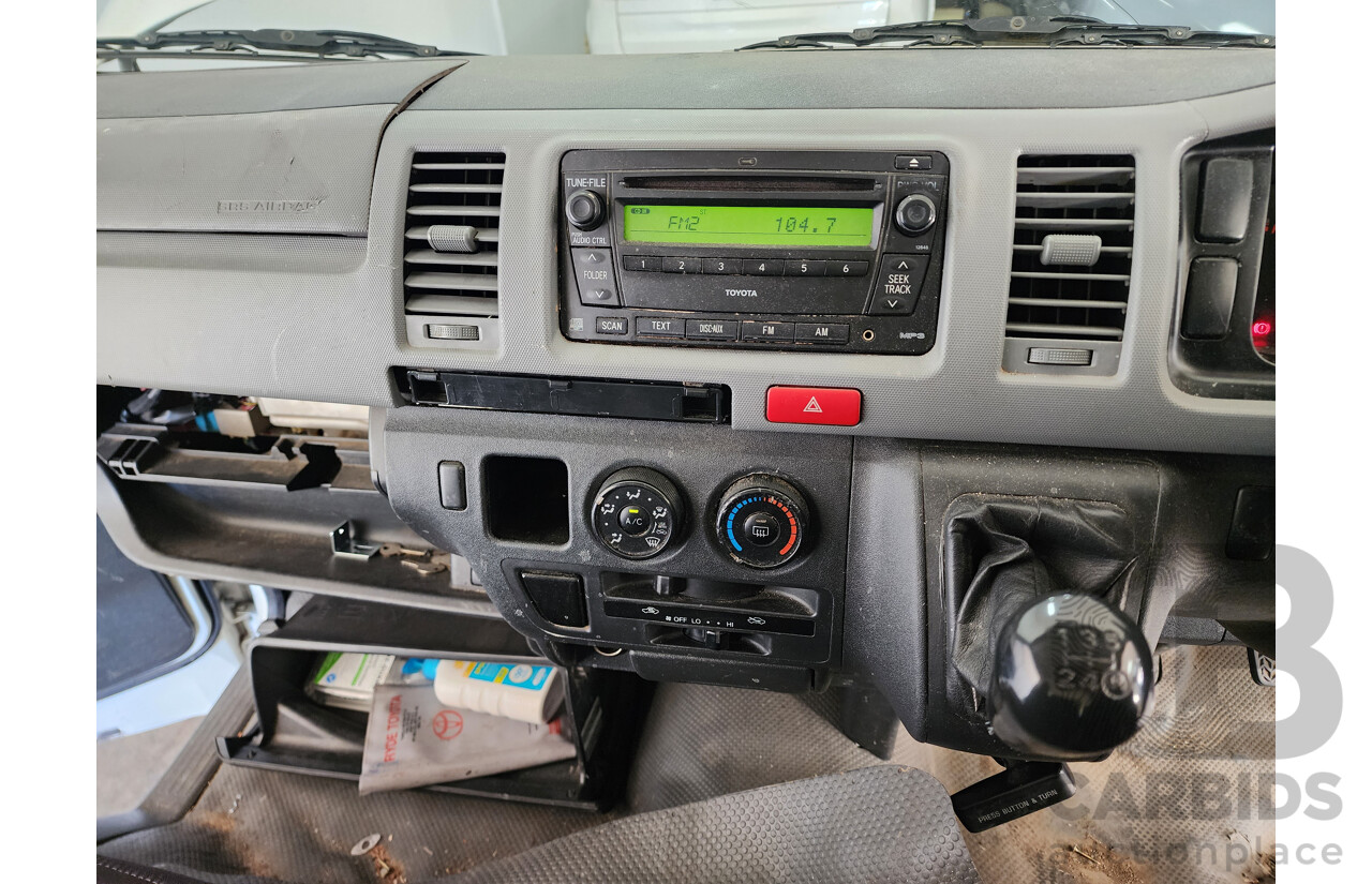 2/2009 Toyota Hiace LWB TRH201R MY07 UPGRADE 4d Van White 2.7L