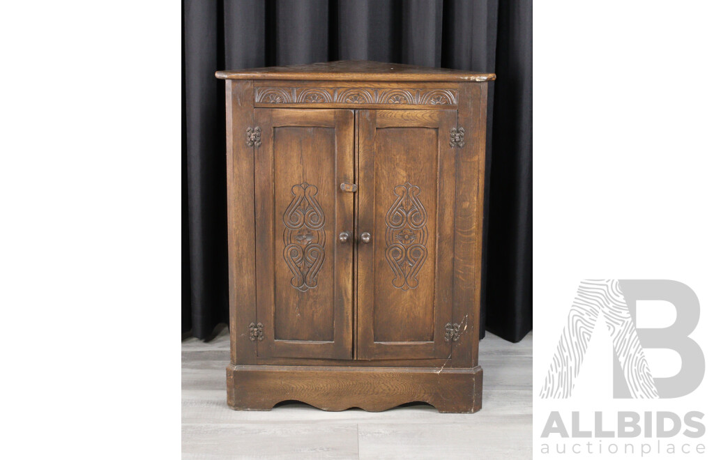 Georgian Style Oak Corner Cabinet