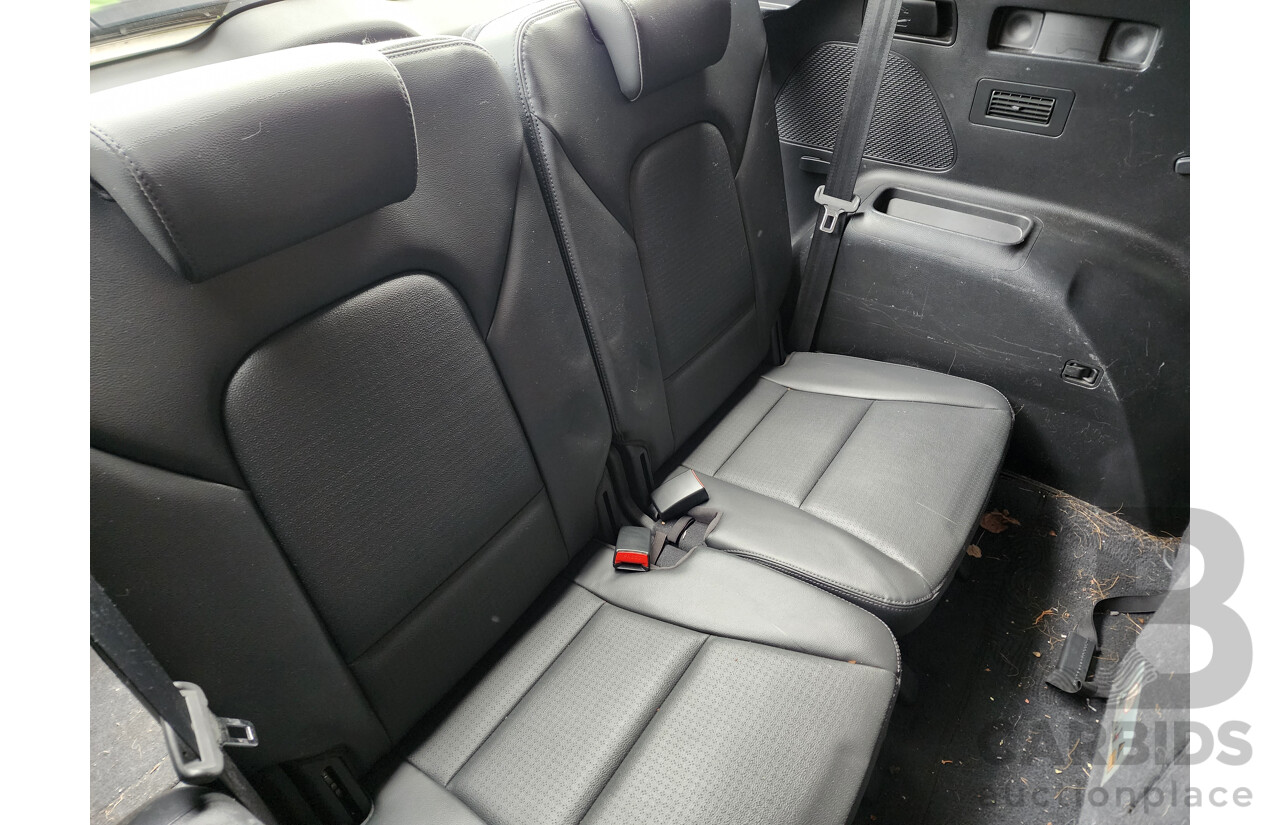 8/2014 Hyundai Santa Fe Elite CRDi (4x4) DM MY15 4d Wagon Red 2.2L